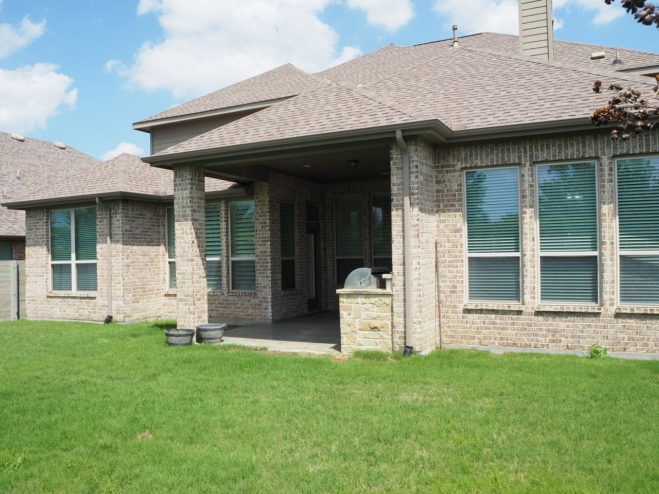 909 Fenceline Dr - Photo 7 of 43