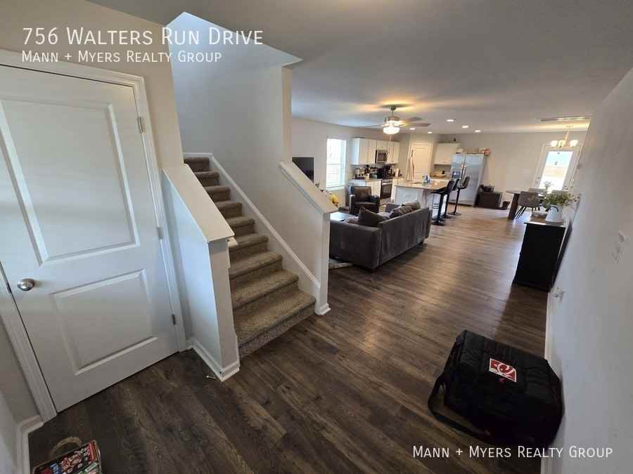 756 Walters Run Dr - Photo 5 of 38