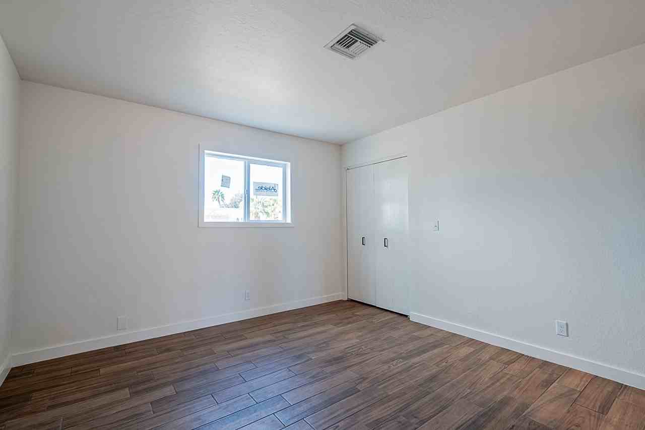 12175 S Ironwood Dr - Photo 5 of 24