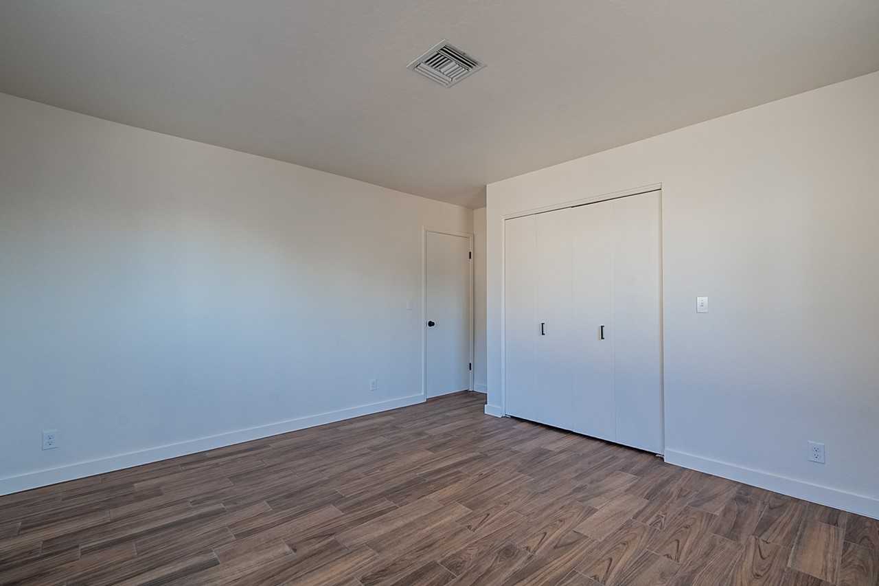 12175 S Ironwood Dr - Photo 7 of 24