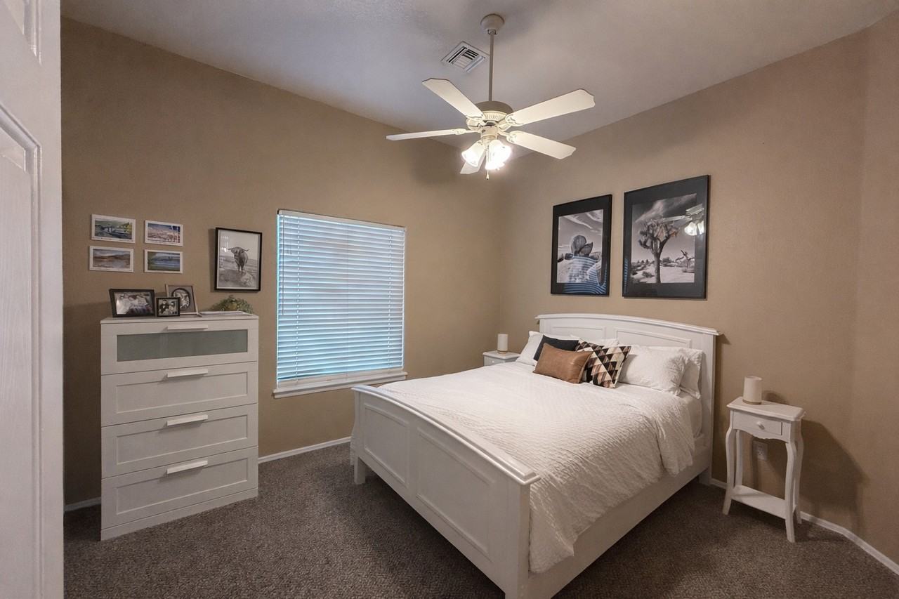 10745 E 38th Ln - Photo 6 of 32