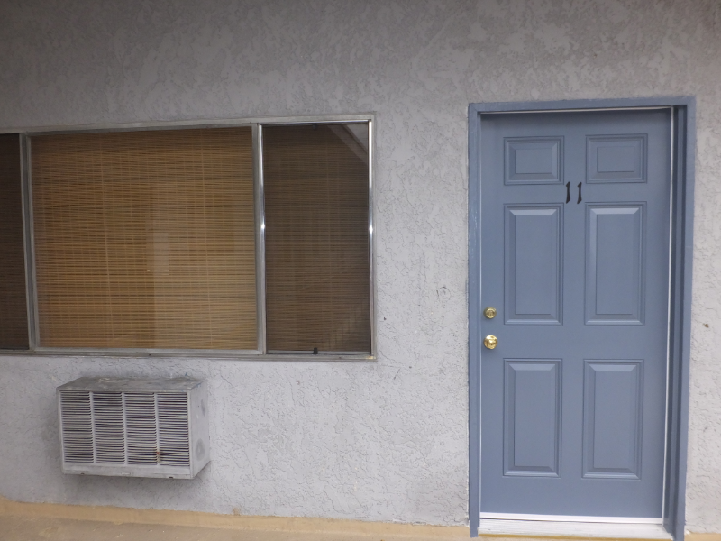 6890 N Paramount Blvd #12 - Photo 2 of 17