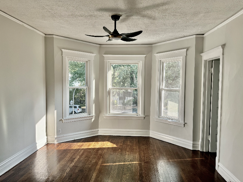 1832 W Greenleaf Ave - Photo 3 of 13