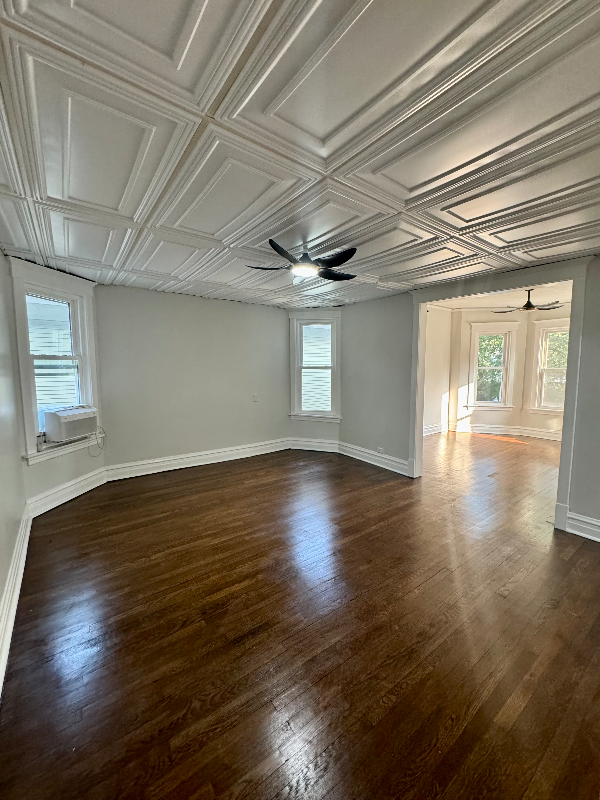 1832 W Greenleaf Ave - Photo 4 of 13