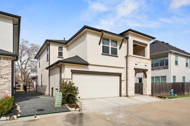 2107 Pueblito Dr - Photo 2 of 26