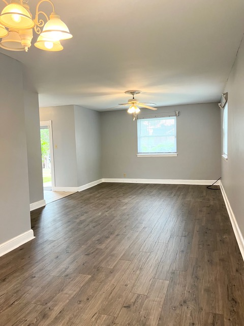 302 Bowles Ave - Photo 4 of 11