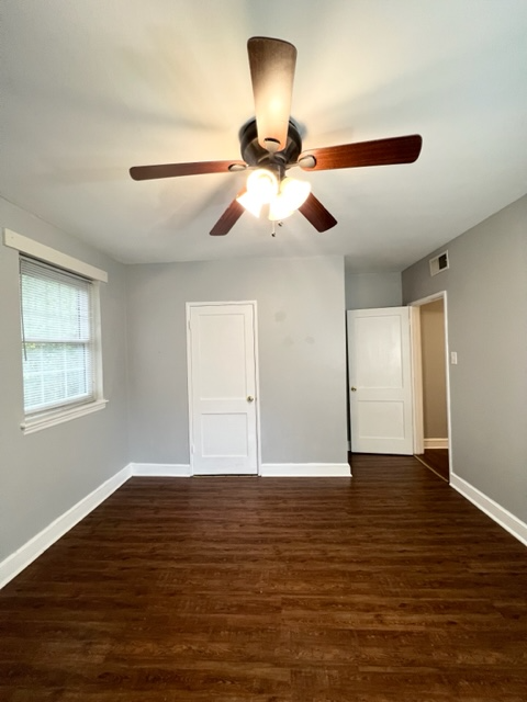 302 Bowles Ave - Photo 6 of 11