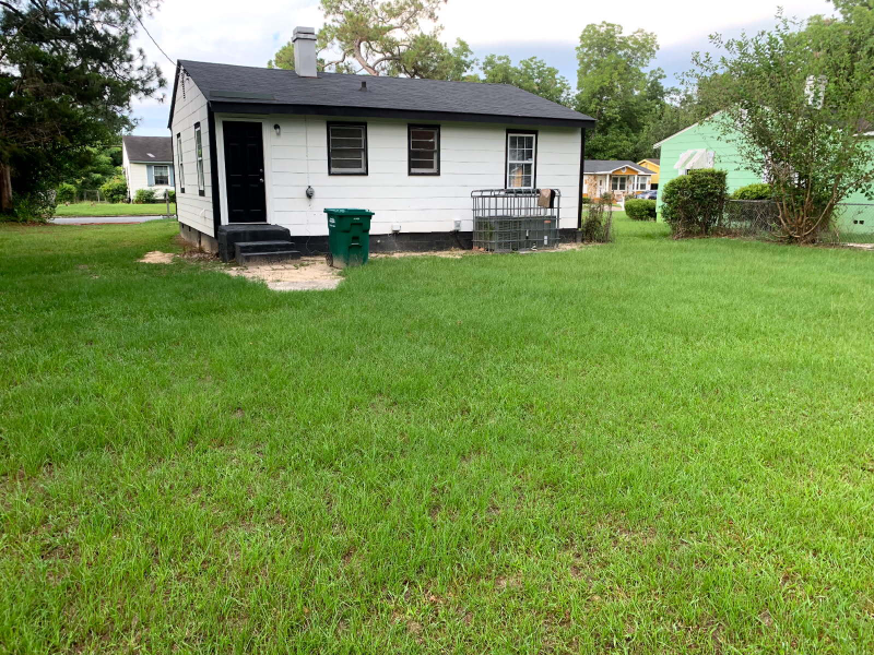 409 Louis Ave - Photo 2 of 12