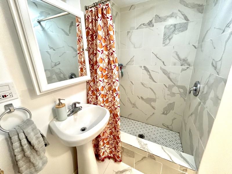 3215 S Throop St #1F - Photo 5 of 20