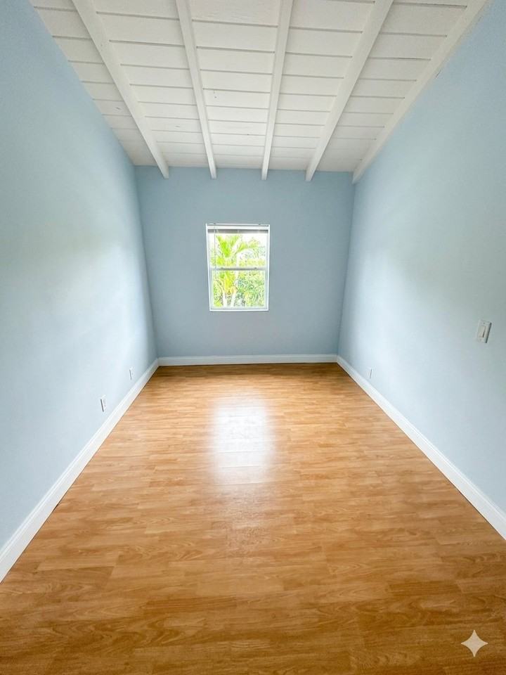 519 Nw 10th Ave #B - Photo 4 of 9