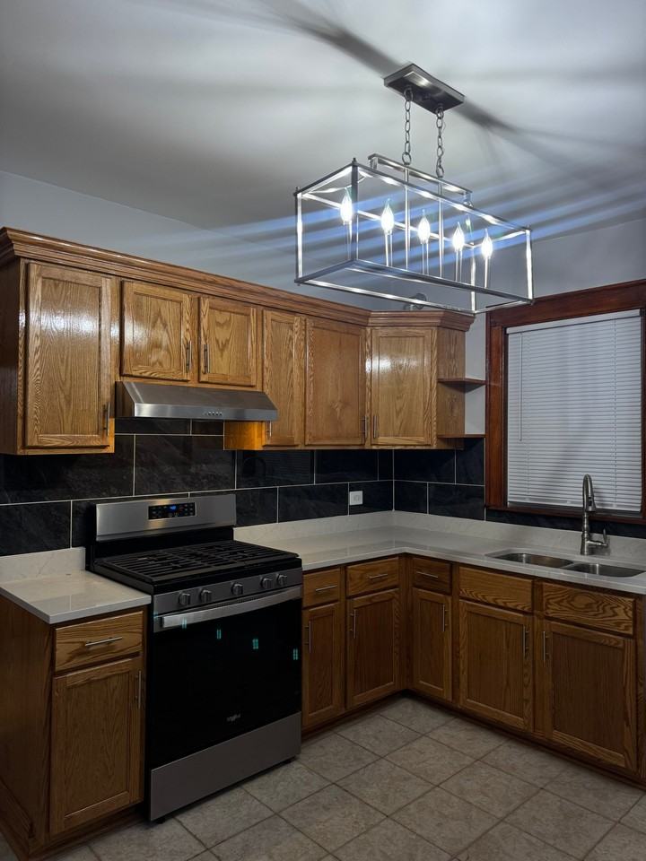 6345 S Whipple St #2