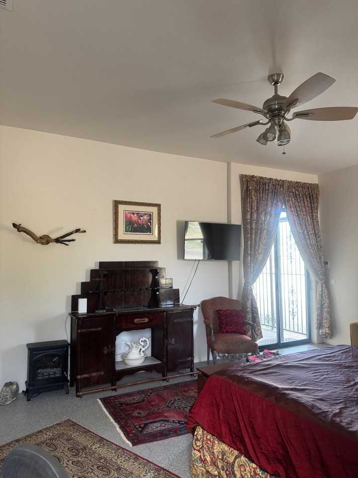 15935 Mary Cir - Photo 4 of 20