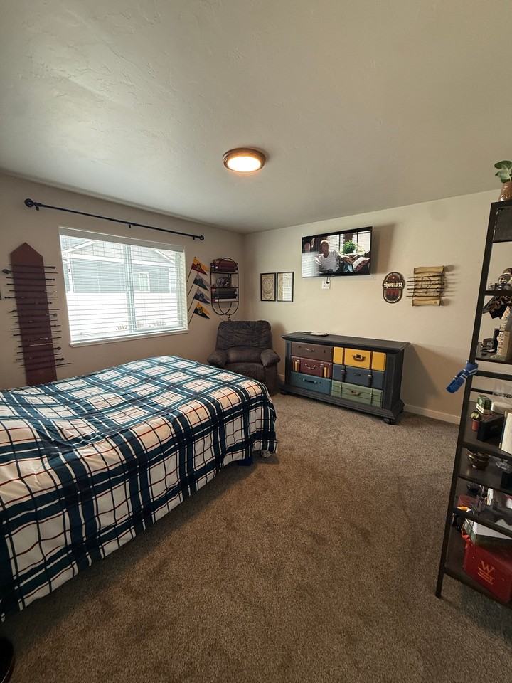 517 Raven Ln - Photo 4 of 9