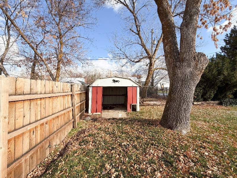 3360 Gramercy Ave - Photo 3 of 18