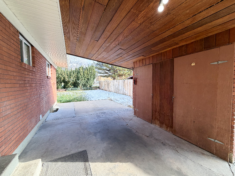 3360 Gramercy Ave - Photo 6 of 18