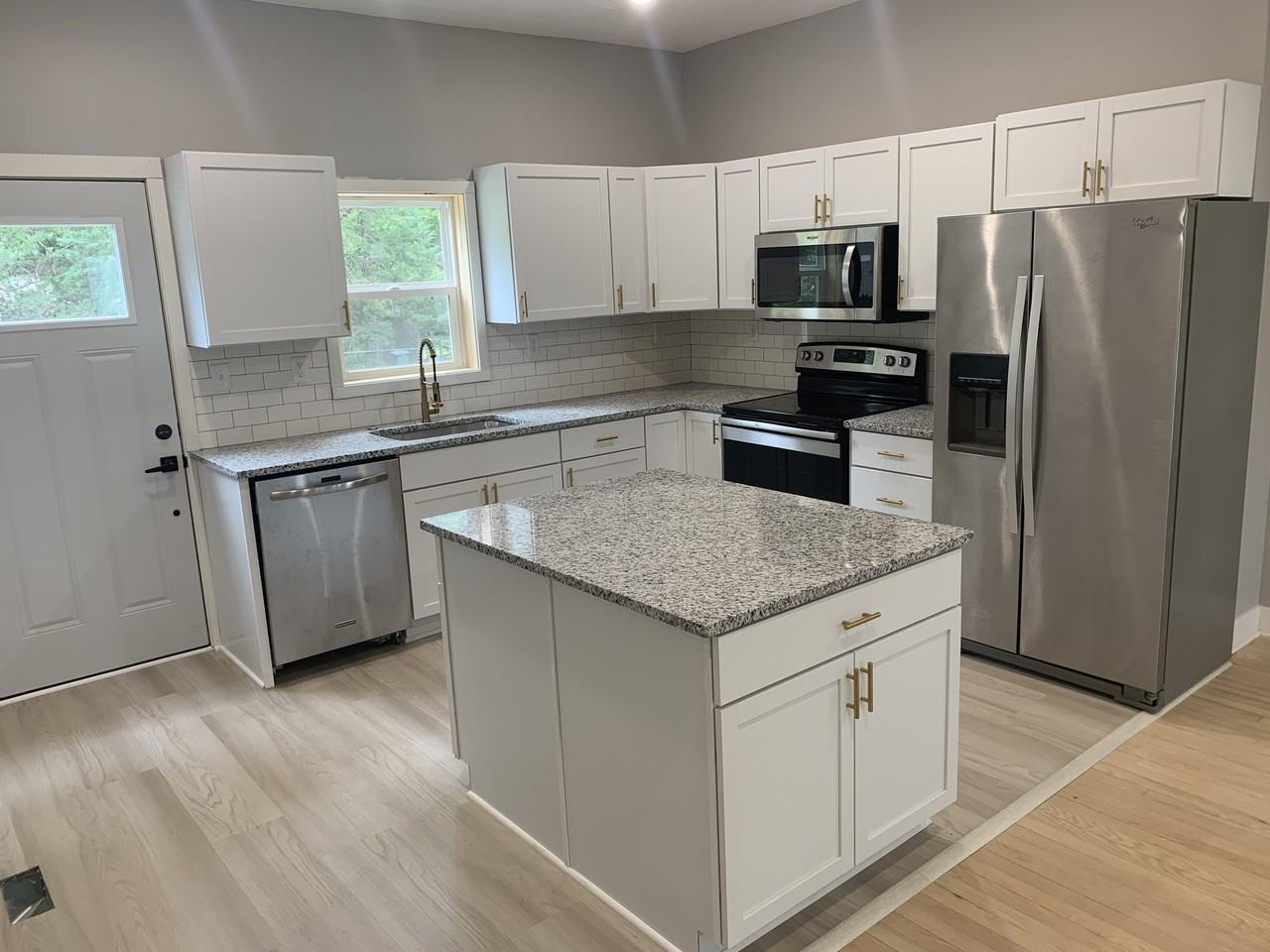 1025 N 45th St - Photo 4 of 18