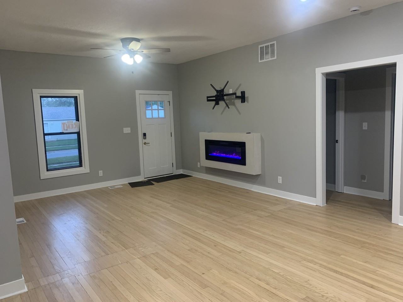 1025 N 45th St - Photo 5 of 18