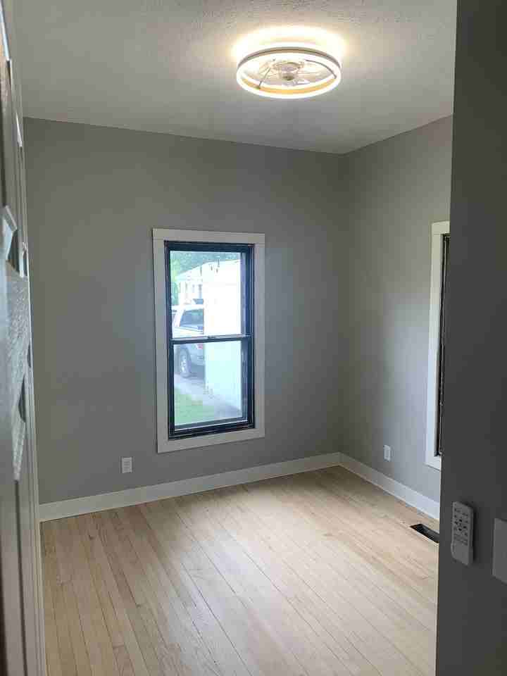 1025 N 45th St - Photo 6 of 18