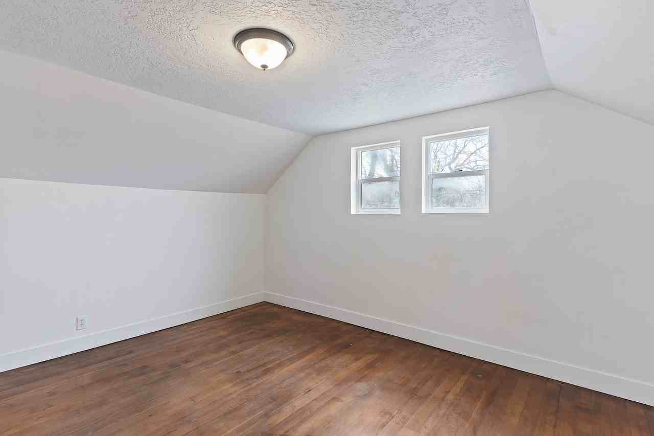 678 Ne - Photo 7 of 20