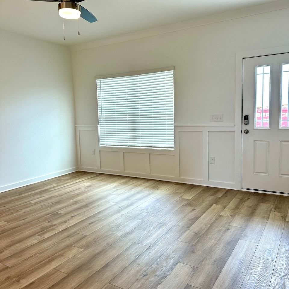 5870 Tyndall Pl - Photo 3 of 24