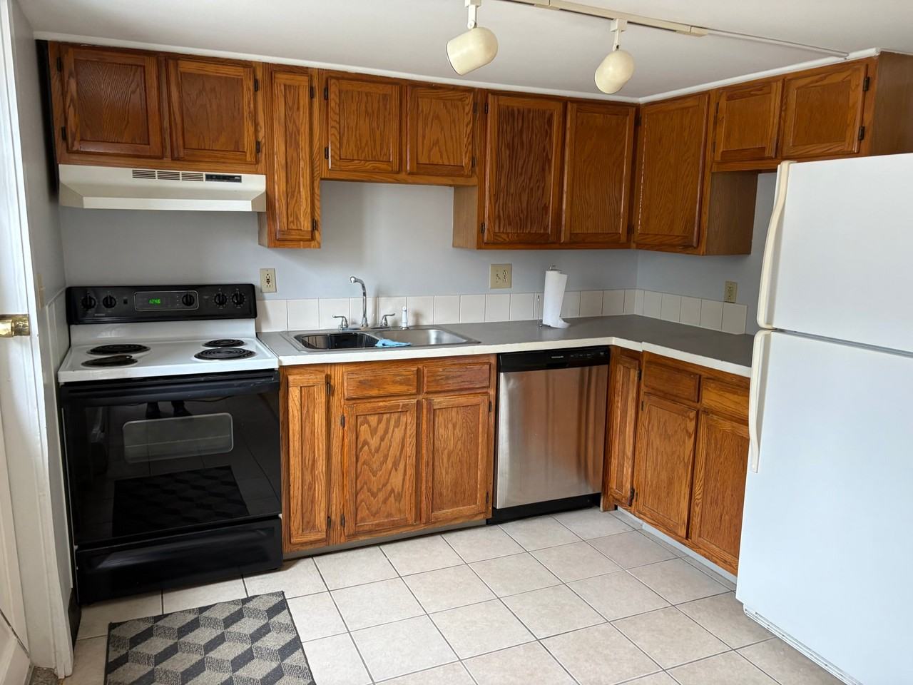 23 Spring St #9 - Photo 2 of 4