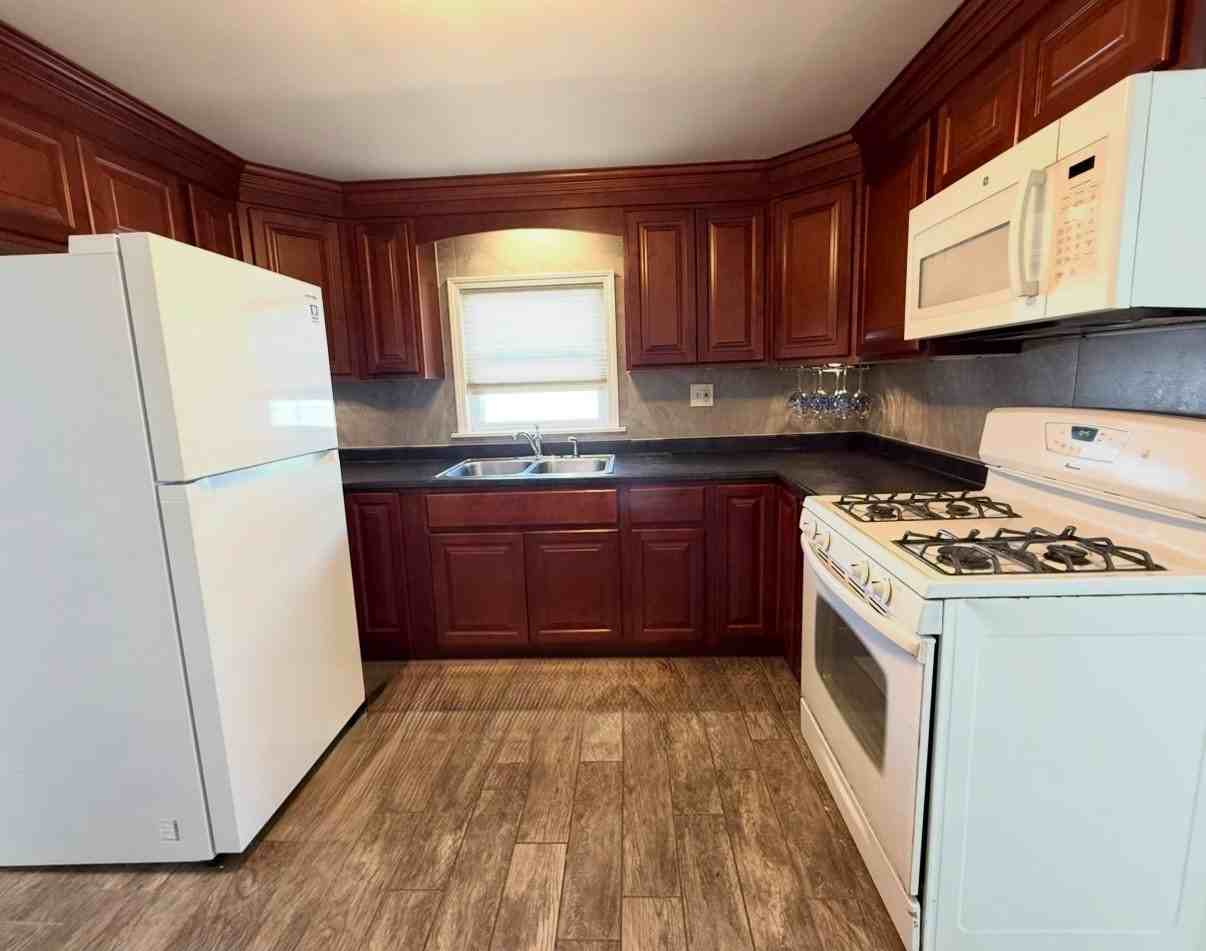 11 Meadow St #2 - Photo 2 of 9