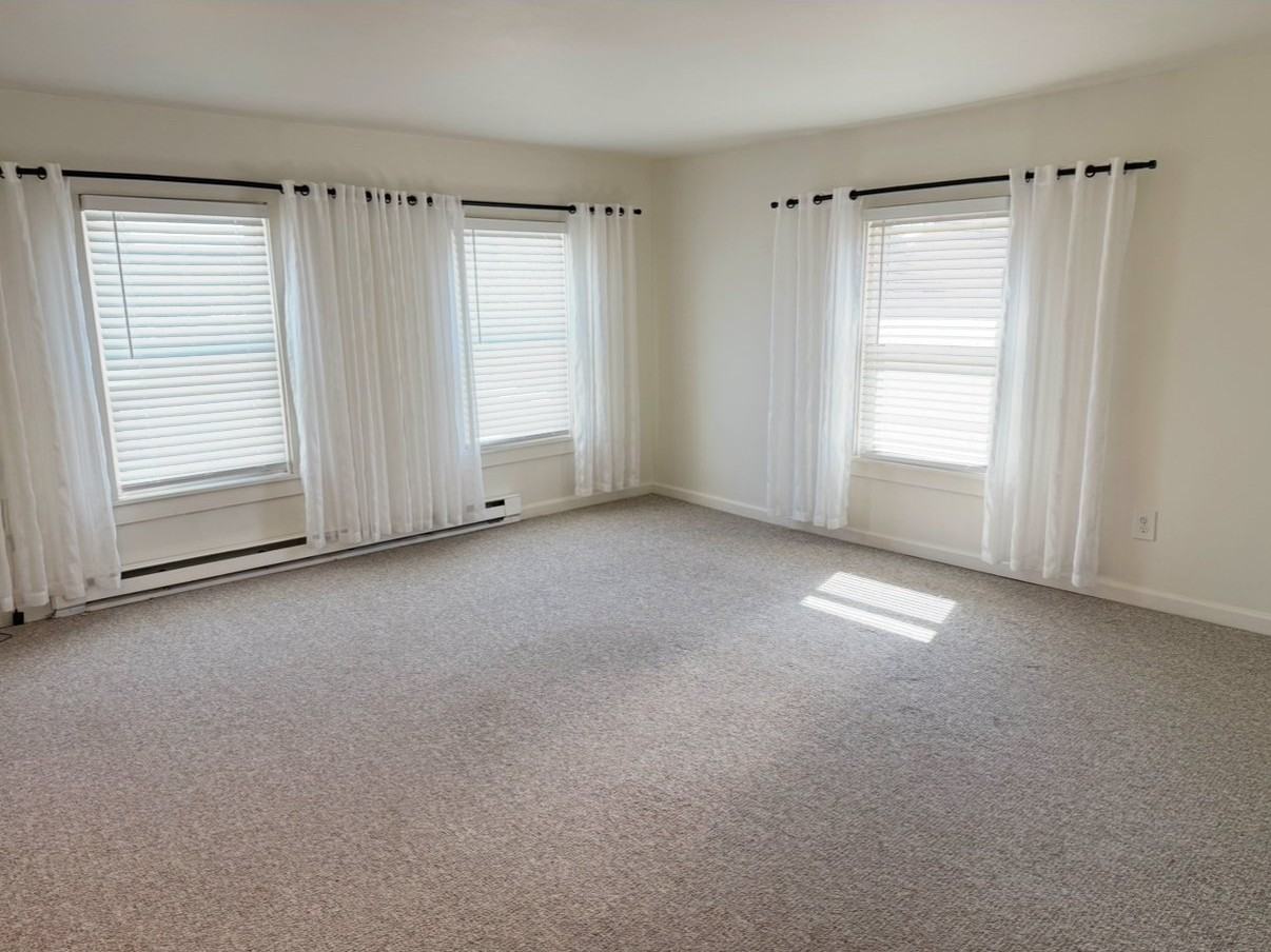 11 Meadow St #2 - Photo 4 of 9