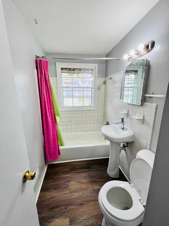 5851 N 61st St - Photo 7 of 9