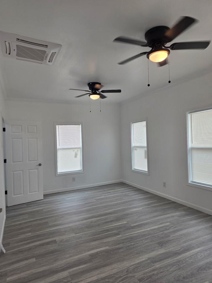 1844 Line Ave #1 - Photo 2 of 11