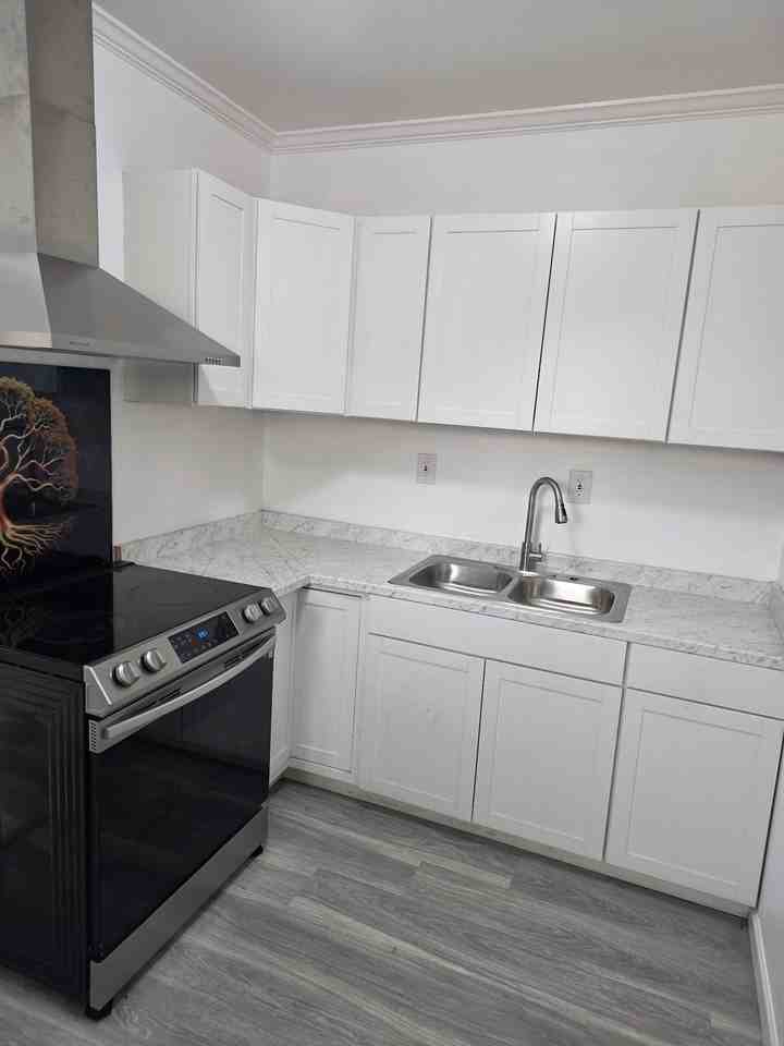 1844 Line Ave #1 - Photo 7 of 11