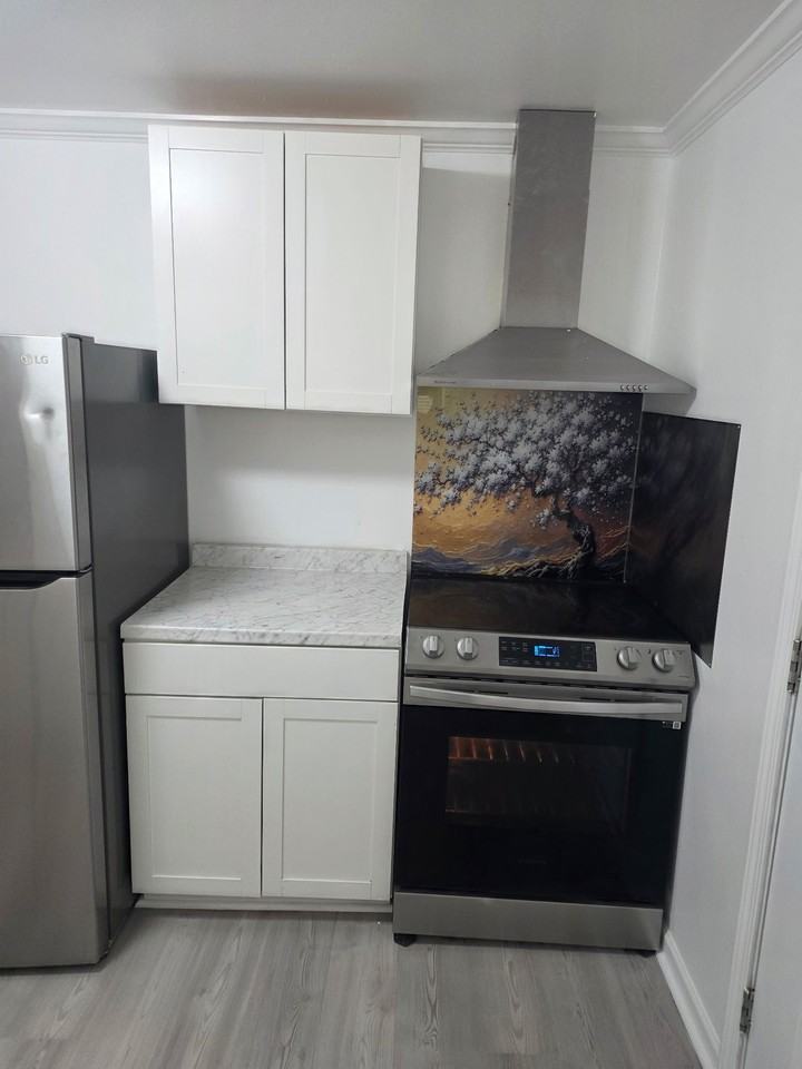 1844 Line Ave #2 - Photo 3 of 8