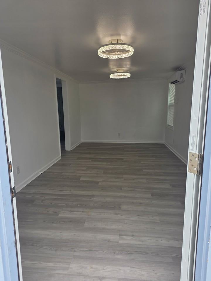 1844 Line Ave #2 - Photo 4 of 8