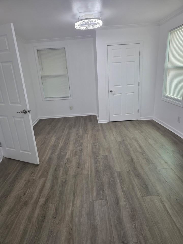 1844 Line Ave #2 - Photo 5 of 8