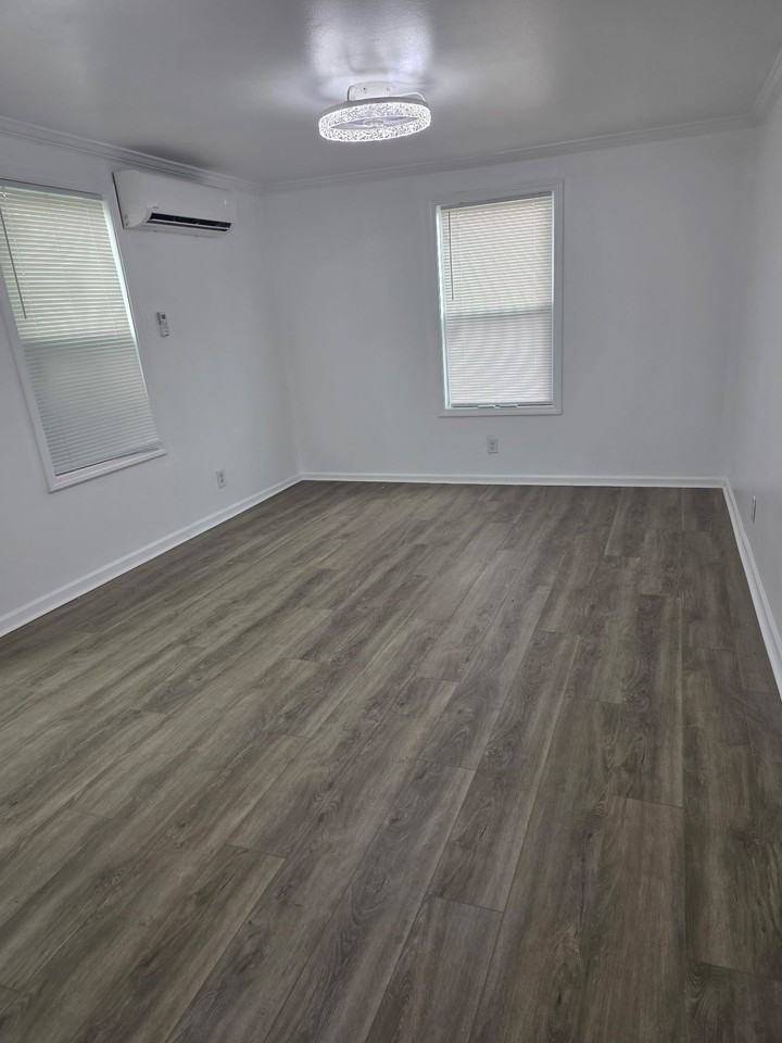 1844 Line Ave #2 - Photo 6 of 8