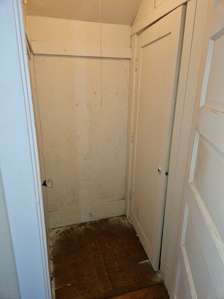 1424 W 37th Dr #3 - Photo 5 of 5