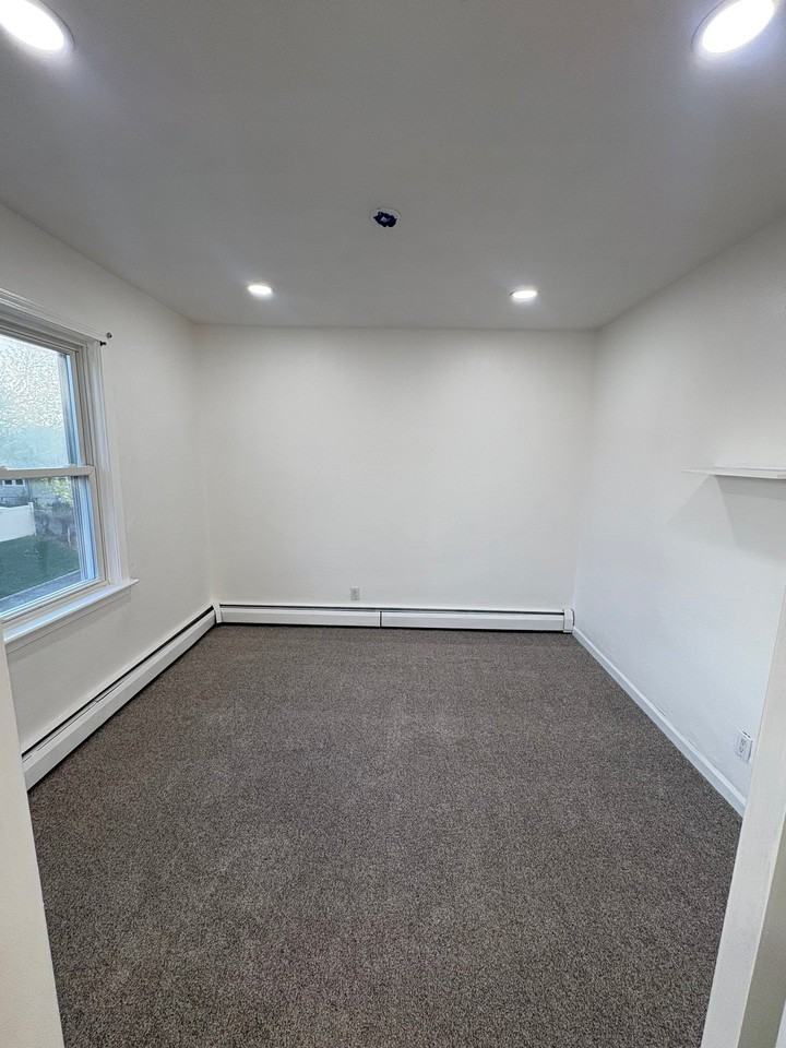 18 Allendale Ave #2ndFL - Photo 2 of 6