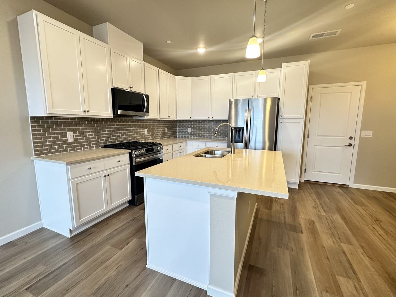 6800 Merseyside Ln - Photo 4 of 20