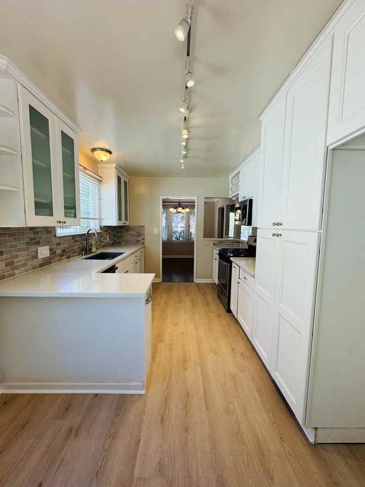 67 Windsor Ln - Photo 3 of 20