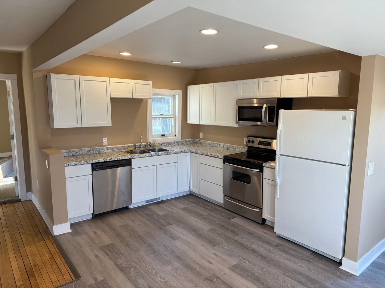 337 N 2nd St - Photo 4 of 14