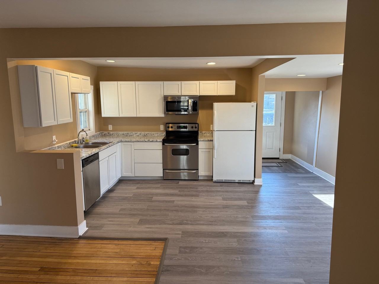 337 N 2nd St - Photo 5 of 14