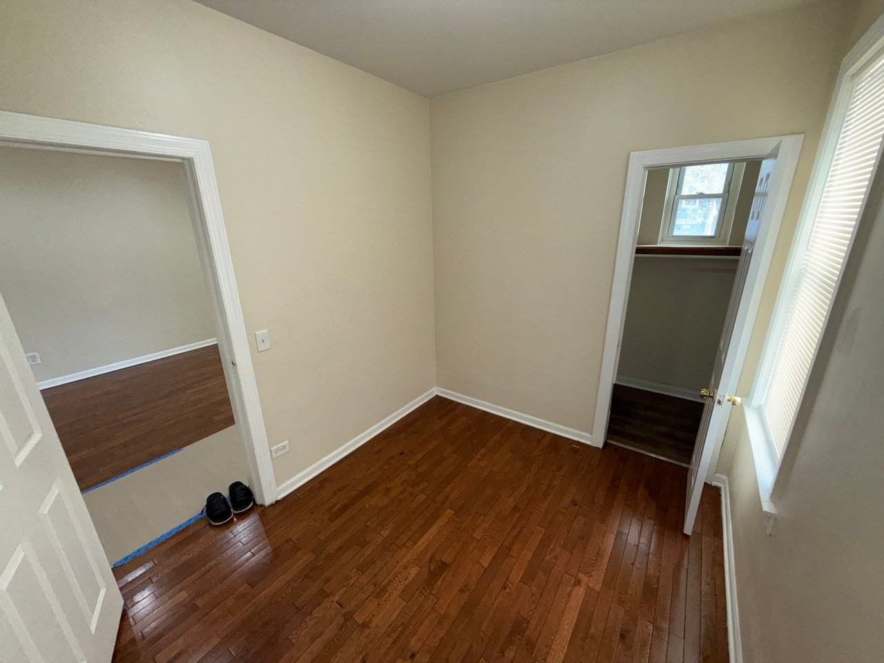 7423 S Saint Lawrence Ave - Photo 3 of 19