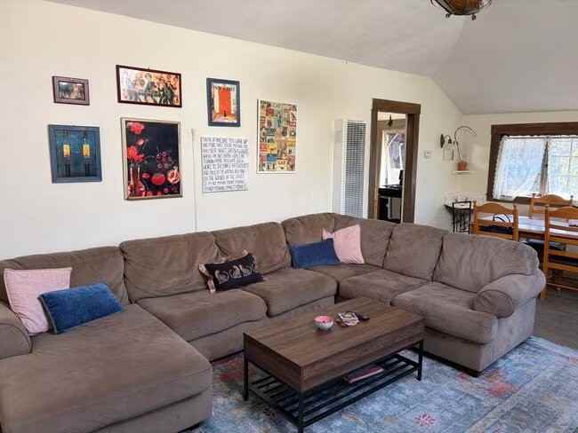 2615 Parker St - Photo 5 of 20