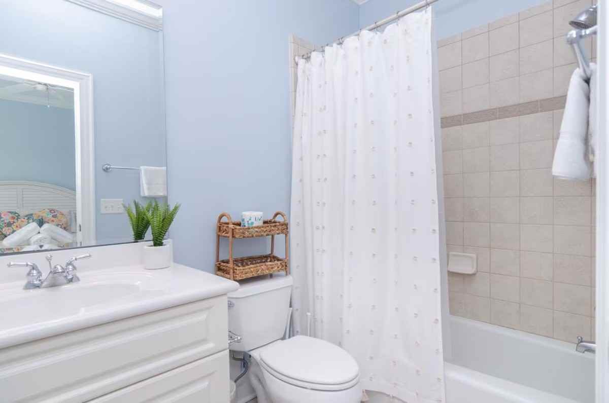 14A Greensboro St E - Photo 7 of 16