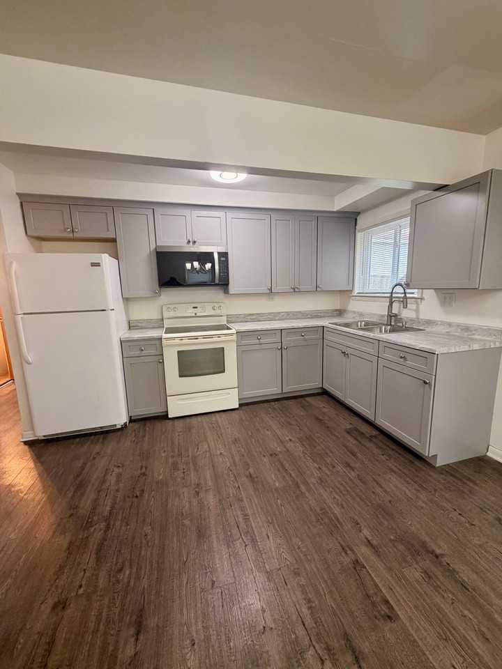 228 Trask St #1 - Photo 3 of 9