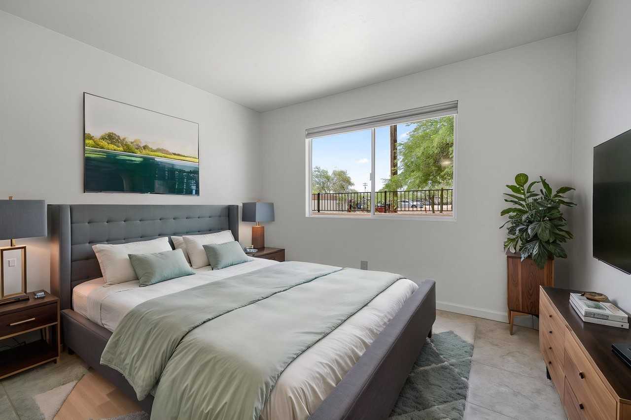 1529 E Glenn St - Photo 5 of 10