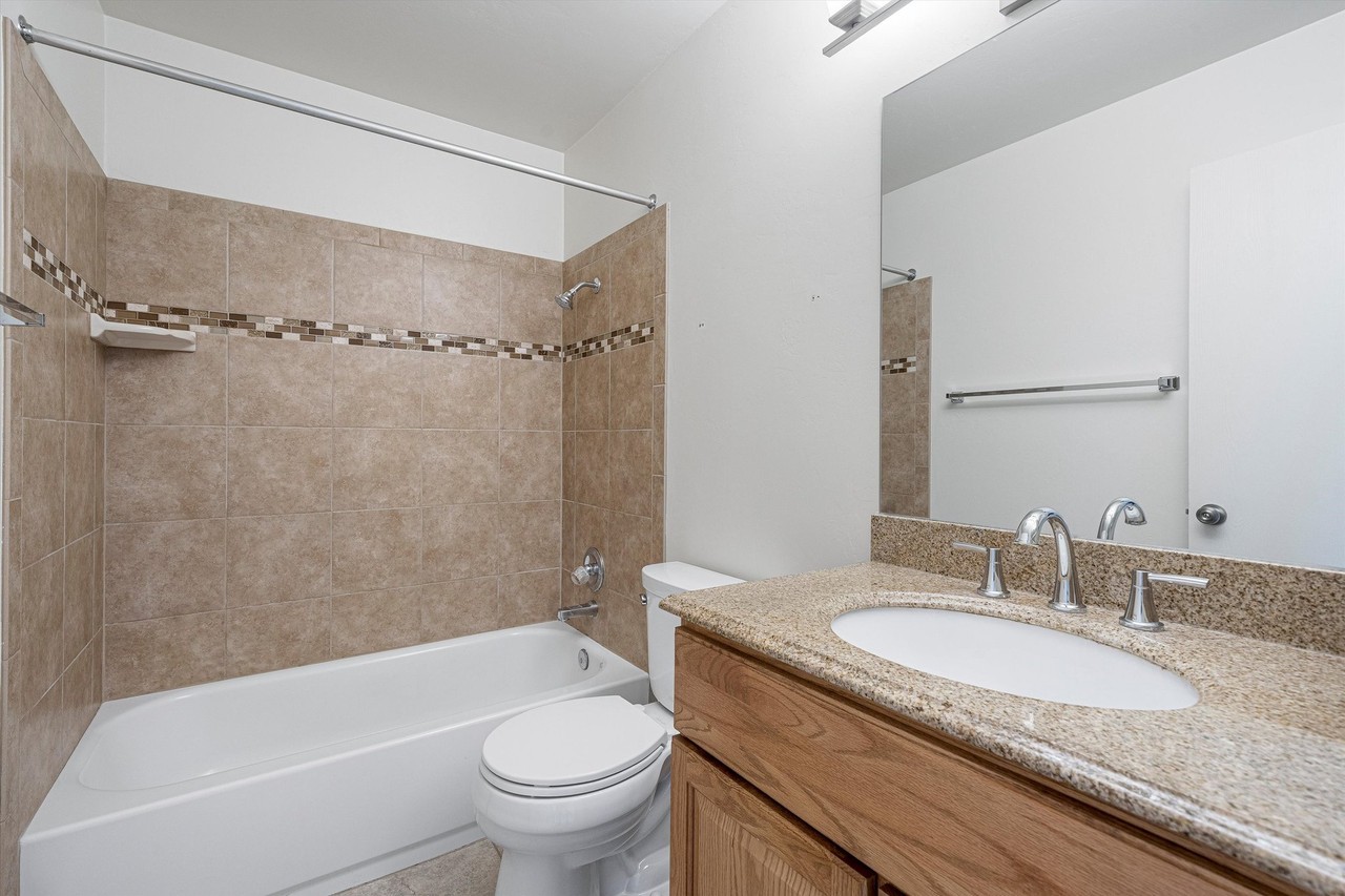 1529 E Glenn St - Photo 7 of 10