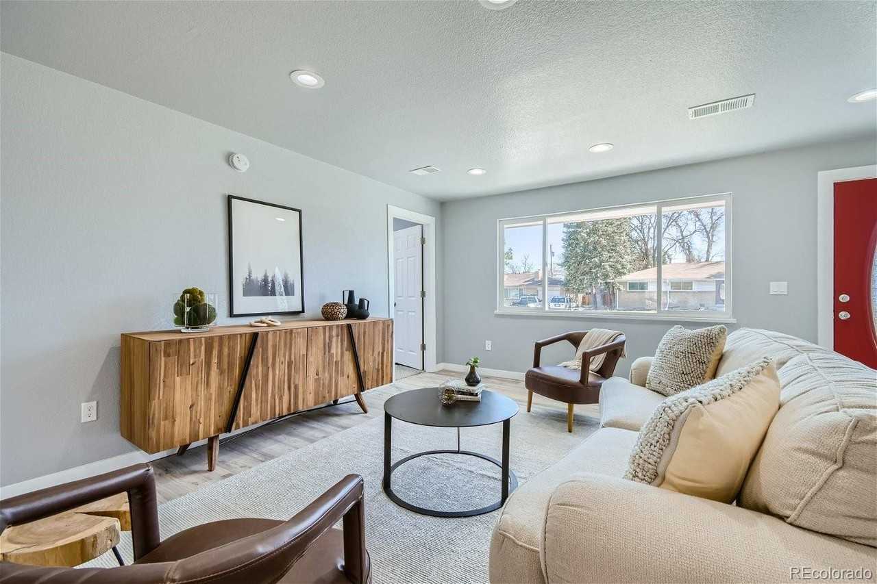 1881 E 84th Ave - Photo 2 of 10