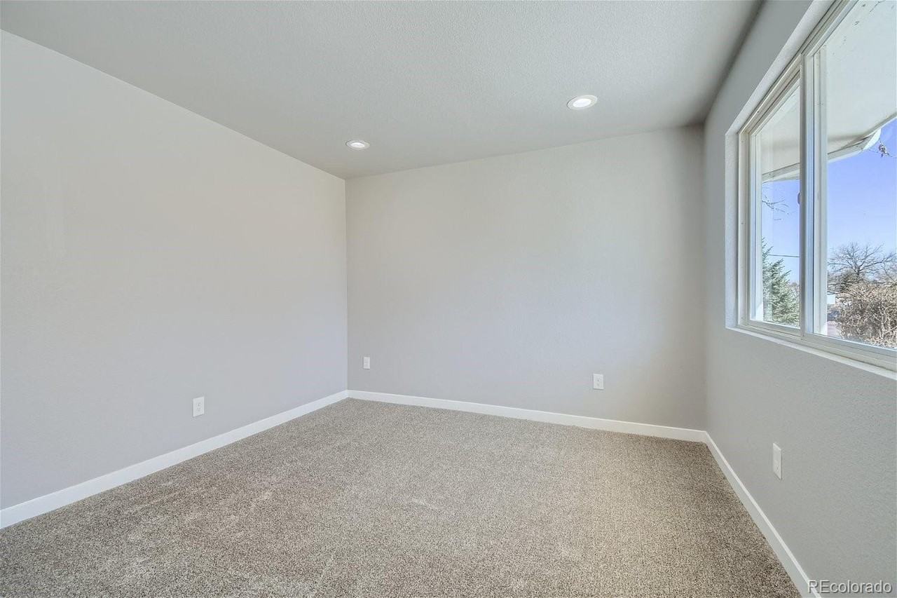 1881 E 84th Ave - Photo 4 of 10