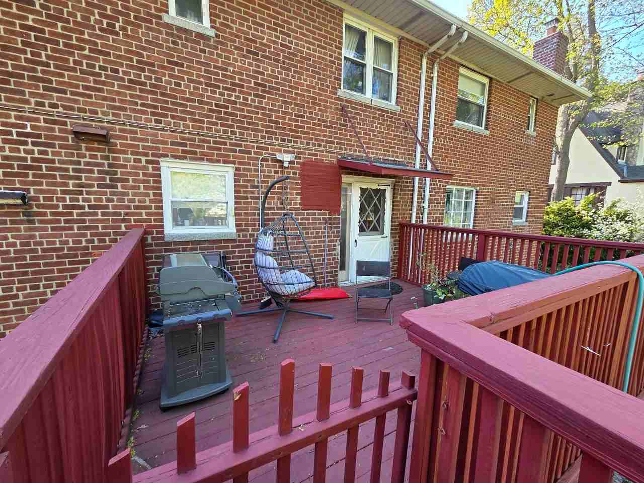 552 Manor Ridge Rd - Photo 2 of 23