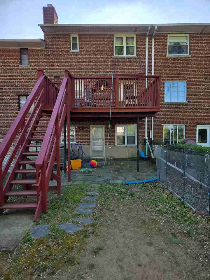 552 Manor Ridge Rd - Photo 4 of 23